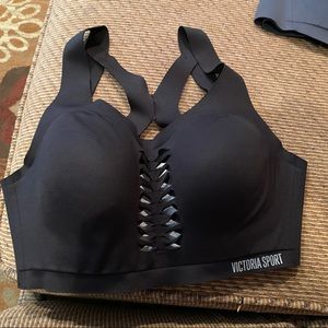 Victoria sports bra 34D